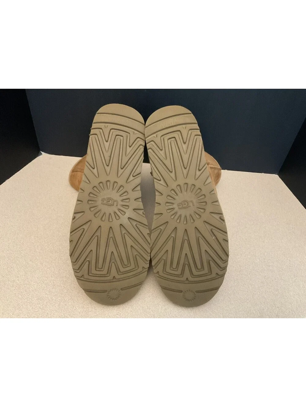UGG womens classic